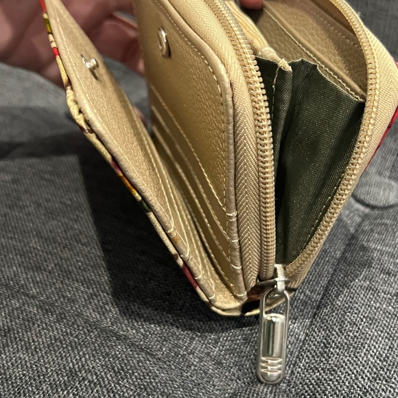 Cambel Square Leather Wallet - Picture 6 of 7